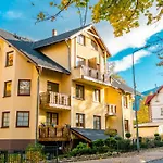 Vacationclub - Nadrzeczna 2B Apartament 10